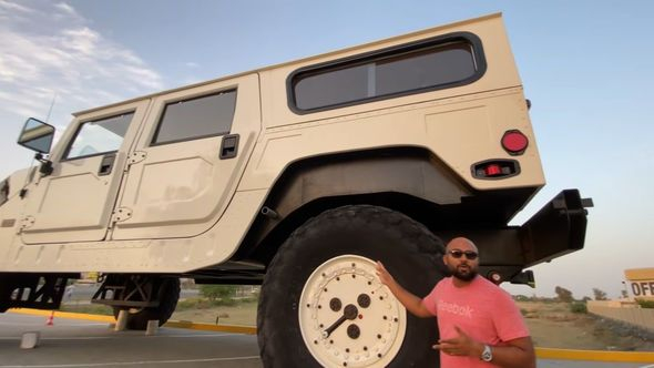 Ərəb şeyxi özünə nəhəng “Hummer” avtomobili düzəltdirib - FOTO