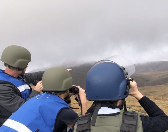 Fransanın Ermənistandakı səfiri Azərbaycanla sərhədə gəldi -FOTO