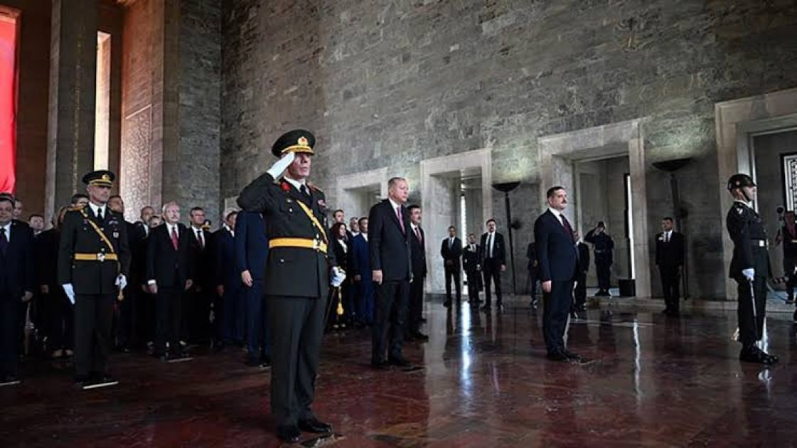 Ərdoğan Atatürkün məzarını ziyarət etdi - FOTO