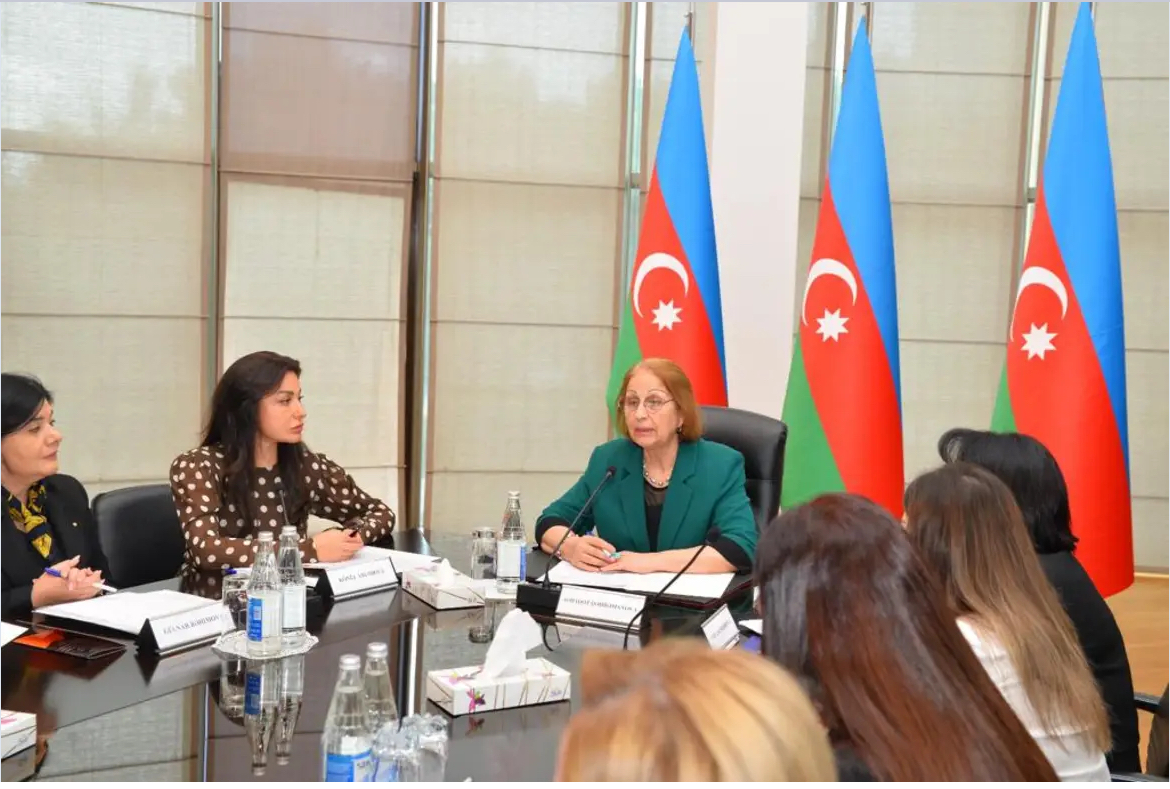 Suraxanıda məişət zorakılığı ilə mübarizəyə dair tədbir keçirilib
