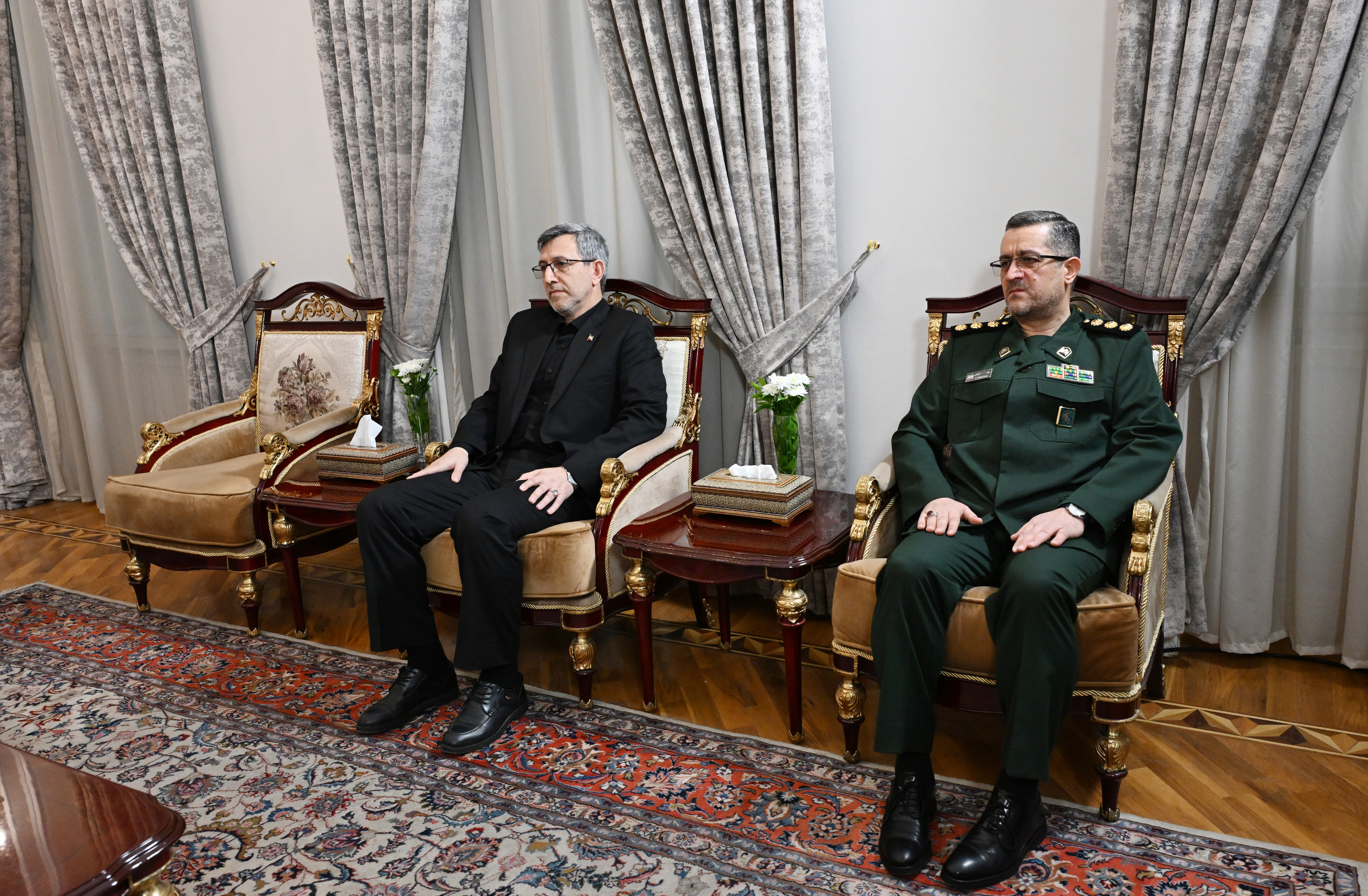 İlham Əliyev İran səfirliyində başsağlığı verdi - FOTO