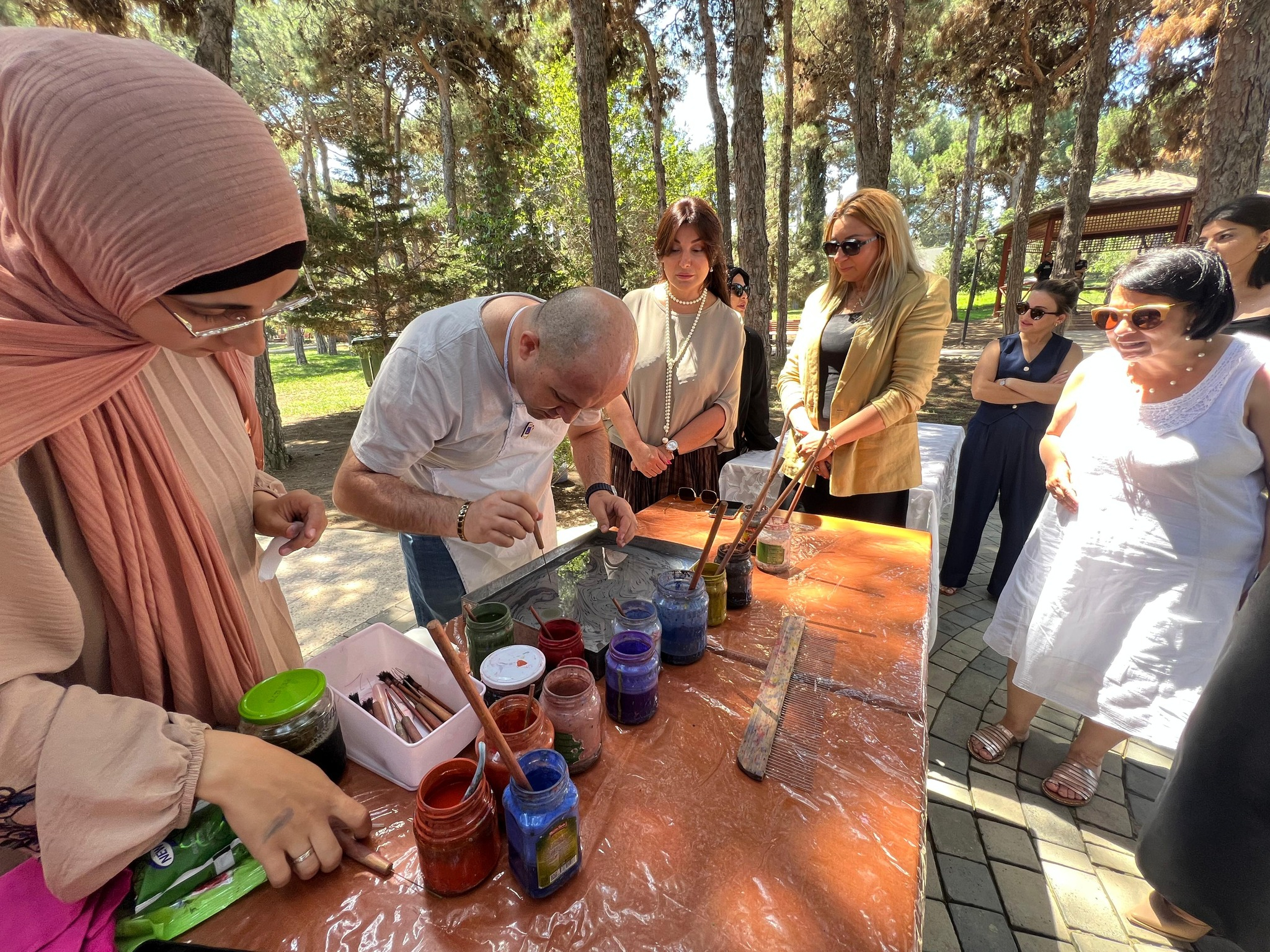 Suraxanı rayonunda "Psixoloji qrup terapiyası -Ebru sənəti masterklası" keçirilib