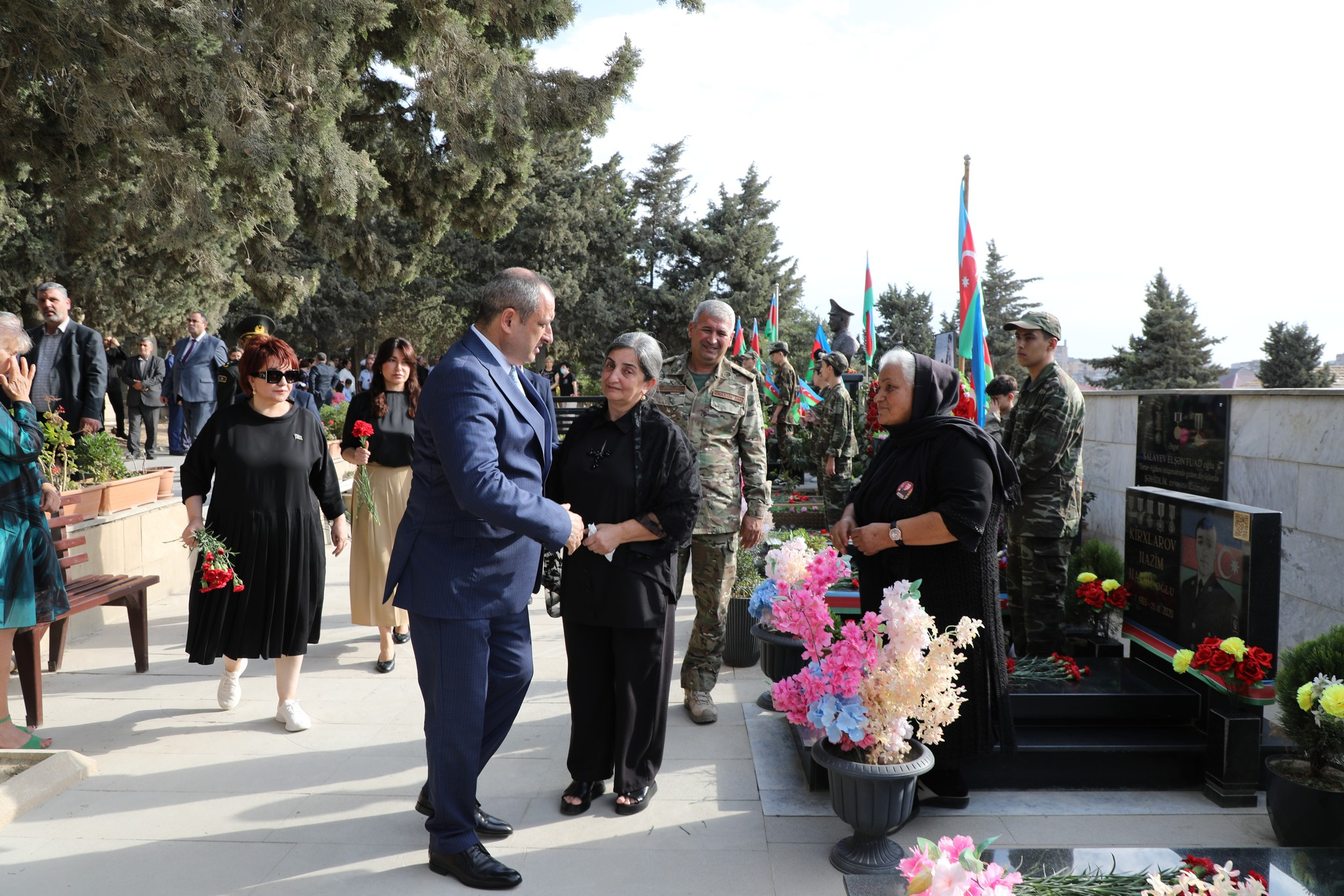 Suraxanıda şəhid məzarları ziyarət olunub