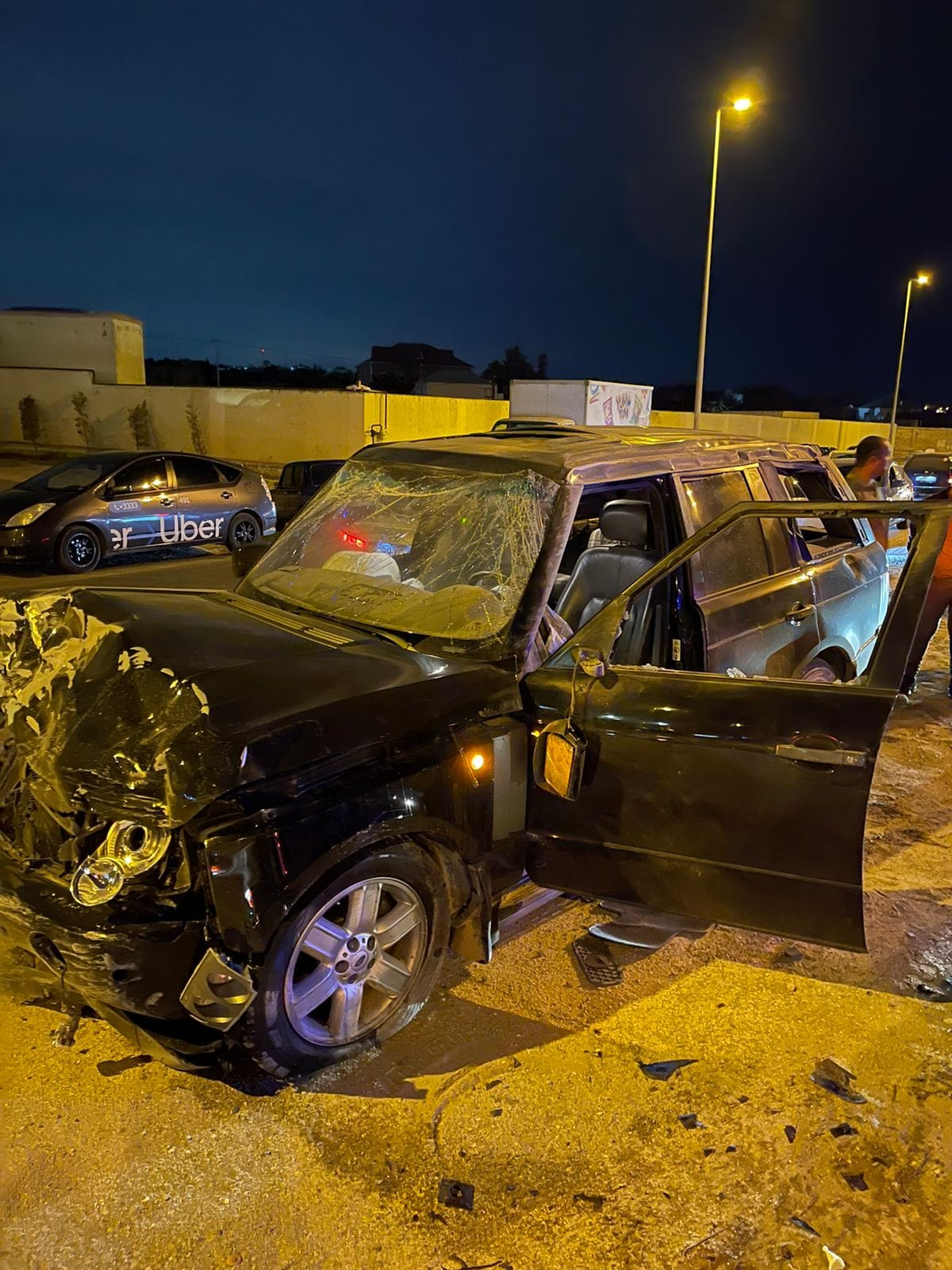 Dəhşətli qəza törədən “Range Rover” yüksək vəzifəli şəxsə məxsusdur? - FOTOLAR