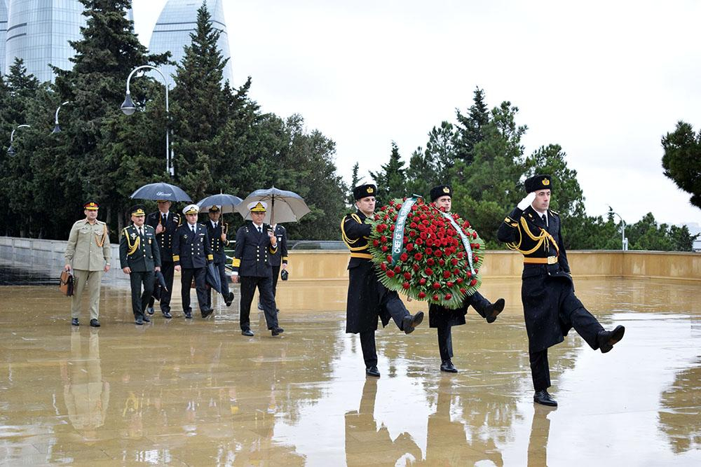 Azərbaycanın müdafiə naziri Pakistanın HDQ komandanı ilə görüşüb - FOTO