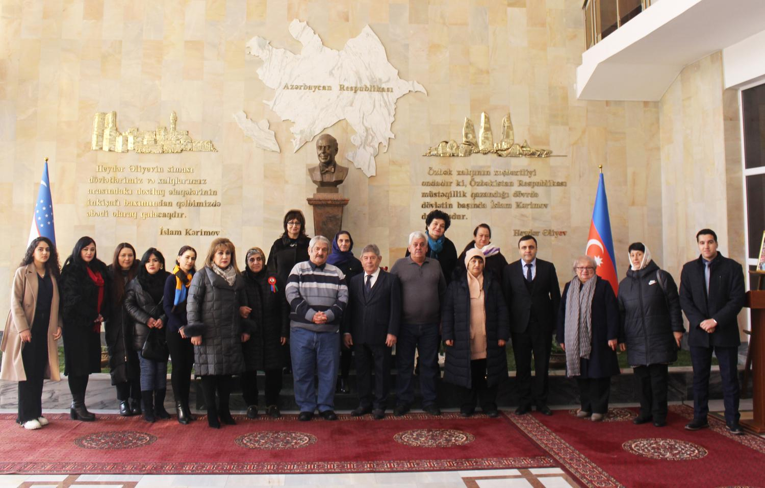Özbəkistanda Heydər Əliyevin anım günü ilə bağlı mərasim keçirilib