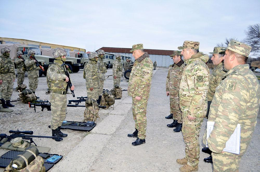 Azərbaycan Ordusunun Baş Qərargah rəisi hərbi hissələrin döyüş hazırlığını yoxlayıb