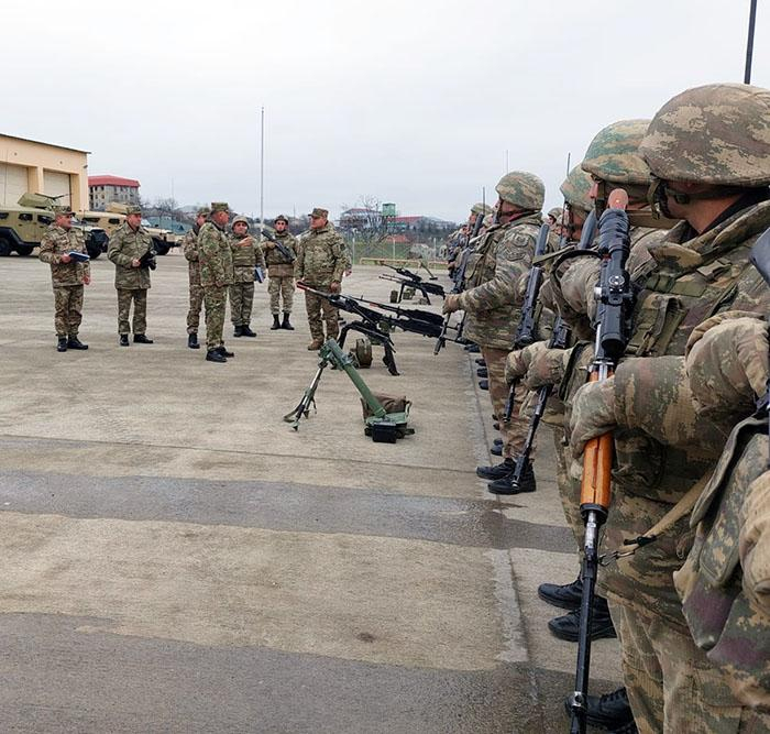 Azərbaycan Ordusunun Baş Qərargah rəisi hərbi hissələrin döyüş hazırlığını yoxlayıb