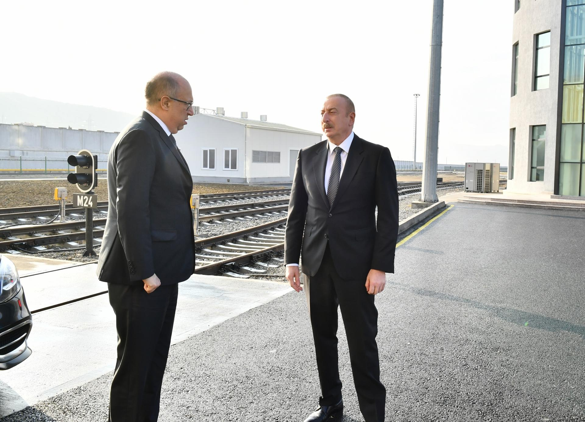 İlham Əliyev Bakı Metropoliteninin "Xocəsən" stansiyasının açılışında iştirak edib