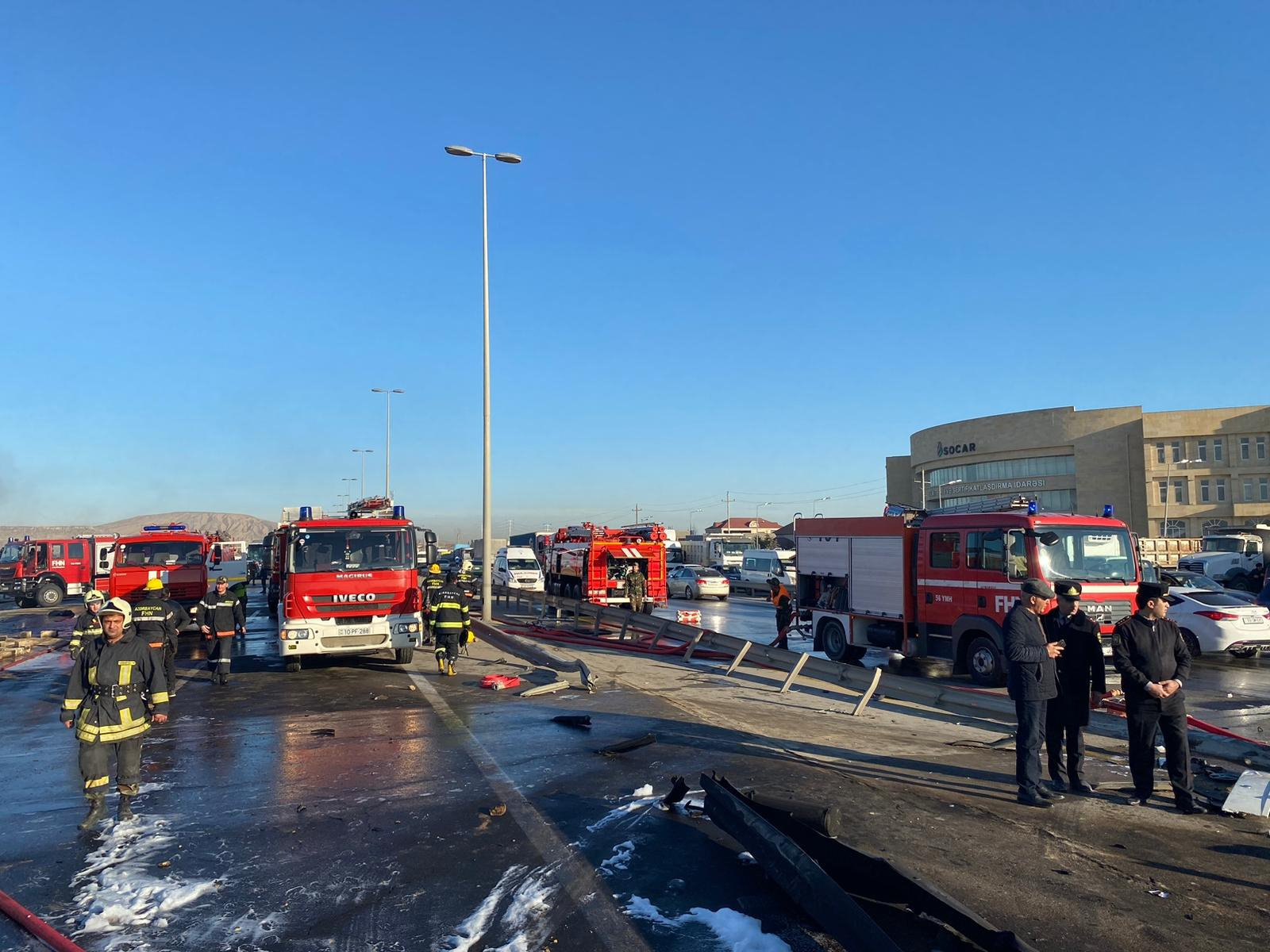 Qobustanda 3 avtomobil toqquşub, yanacaqdaşıyan maşın yanıb, ölən var