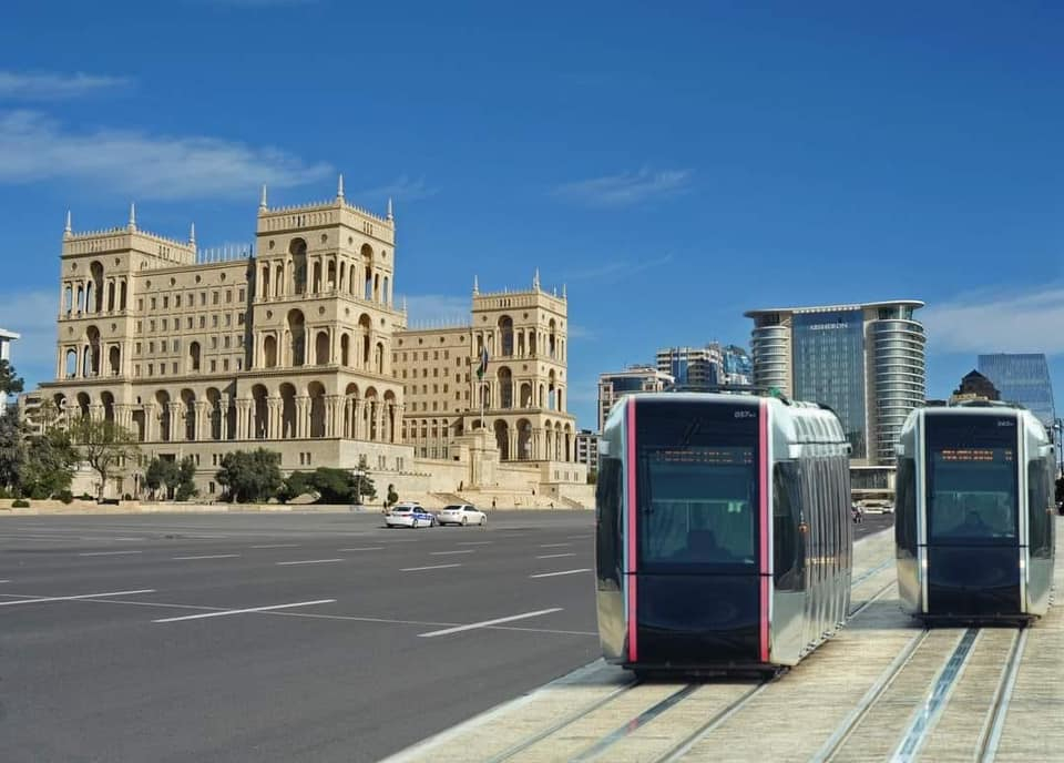 Bakıya tramvay, elektrik qatarı qayıdır