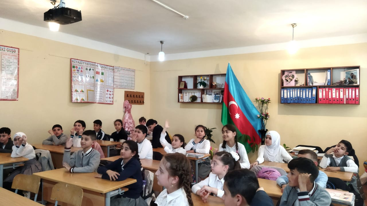 Yol hərəkəti qaydaları və təhlükəsizliyi mövzusuna dair növbəti tədbir kecirilmişdir