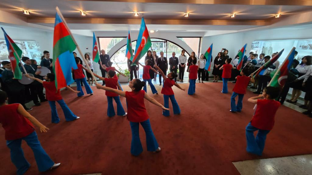 Ümummilli Lider Heydər Əliyevin anadan olmasının 100 illik yubileyi münasibətilə elmi-praktik konfrans keçirilib