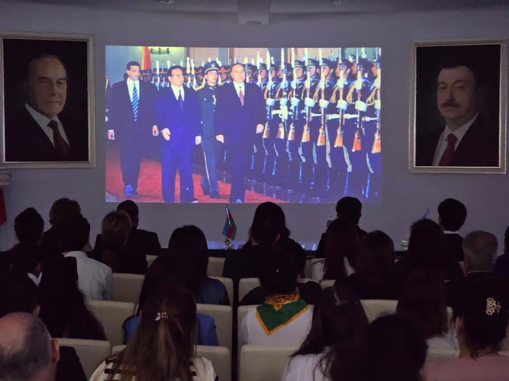 Ümummilli Lider Heydər Əliyevin anadan olmasının 100 illik yubileyi münasibətilə elmi-praktik konfrans keçirilib