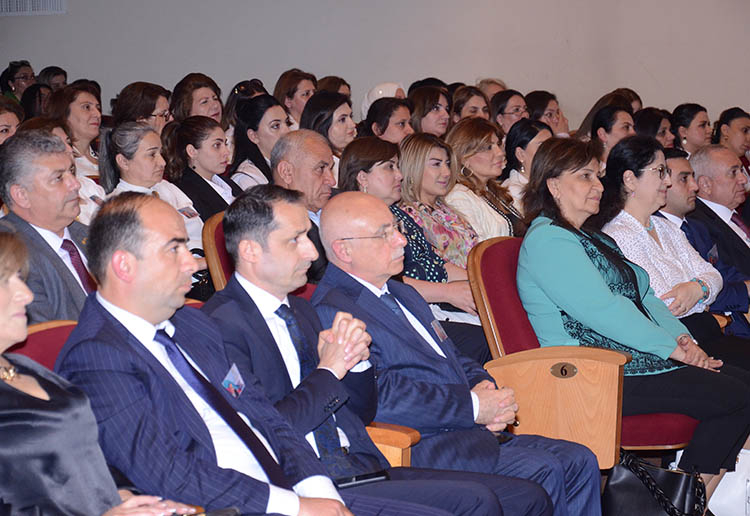 "Azərbaycan Xalqının Əbədiyyət Günəşi" adlı bədii-plastik tamaşa təqdim olunub