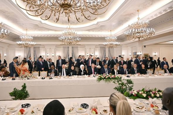 Ərdoğan səlahiyyətlərinin icrasına başlama mərasiminin iştirakçılarının şərəfinə şam yeməyi verib