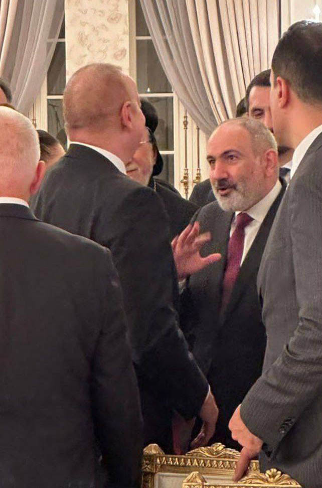 Əliyevlə Paşinyanın bu görüntüləri gündəm oldu - FOTO