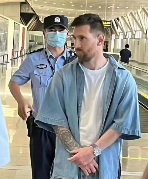 Messi Pekin hava limanında saxlanılıb - FOTO