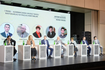 İlk dəfə keçirilən Musiqi Forumu panel sessiyalarla davam edir