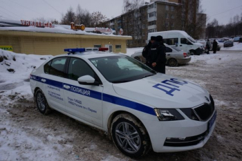 Rusiyada yol polisinin məlumat bazası çöküb, sürücülük vəsiqələrinin verilməsi dayandırılıb