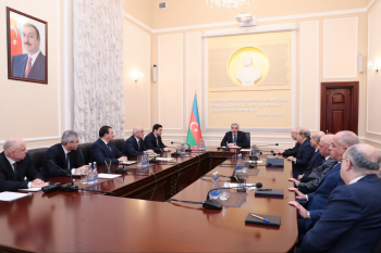 Samir Nuriyev yeni ədliyyə nazirini kollektivə təqdim edib