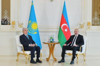 İlham Əliyevin Qazaxıstan prezidenti ilə məhdud tərkibdə görüşü olub