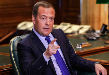 Medvedev: "Ukrayna artıq terrorçu dövlətə çevrilib"