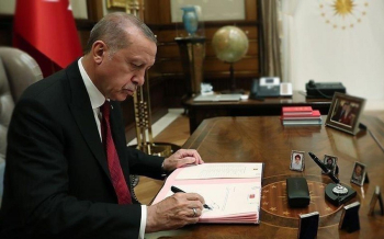 Ərdoğan Azərbaycan, Gürcüstan və Türkiyə arasında imzalanmış sənədi təsdiqləyib