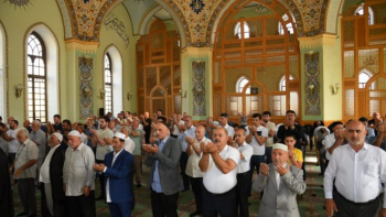 Azərbaycanda Ramazan bayramı münasibətilə namaz qılınıb