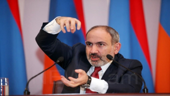 Qərblə Şimal arasında…