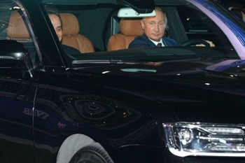 Vladimir Putinin yeni avtomobili nümayiş olundu