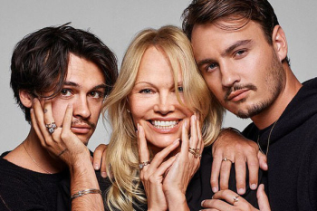 Pamela Anderson ilk dəfə reklama oğulları ilə birgə çəkildi