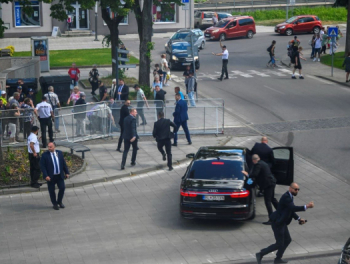 Slovakiyada hökumət binasında atışma: Baş nazir yaralandı - FOTO