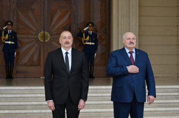 Lukaşenkonun rəsmi qarşılanma mərasimi keçirildi