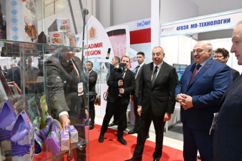 Prezidentlər “Caspian Agro” və “InterFood Azerbaijan” sərgiləri ilə tanış olublar