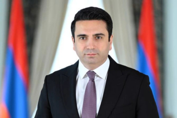 Alen Simonyan: "Mövcud demarkasiya xəttinə yenidən baxılmayacaq"