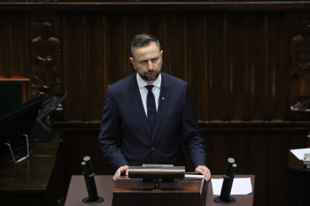 Polşa Belarusla sərhəddə qoşunlarının sayını artıracaq
