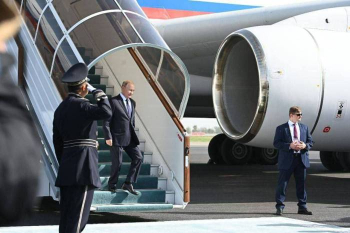 Putin Özbəkistana səfər edib