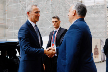 Stoltenberq Orbanla görüşüb