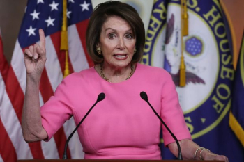 Pelosi Demokratlar fraksiyasının lideri vəzifəsindən istefa verib