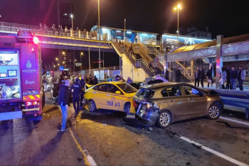 İstanbulda 15 avtomobilin iştirakı ilə qəza olub, xəsarət alanlar var