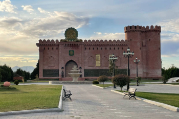 Böyük Britaniyanın Azərbaycandakı səfiri Gəncəyə səfər edib - FOTO