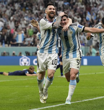 DÇ-2022: Yarımfinalda Messi şousu, Argentina ilk finalçı oldu!