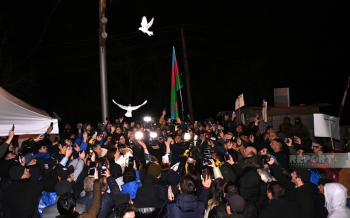 Şuşa-Xankəndi yolunda keçirilən aksiyanın iştirakçıları havaya göyərçin buraxıblar