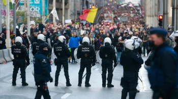 Brüsseldə yüzlərlə polis etiraz aksiyası keçirib