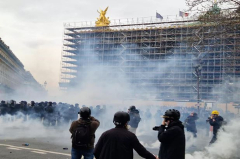 Fransada etiraz aksiyalarında 150 polis xəsarət alıb