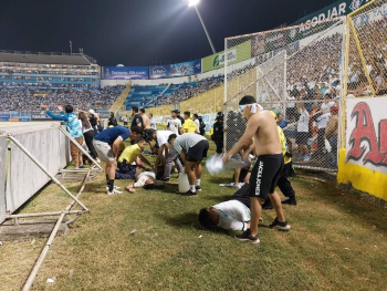 Salvadorda stadionda izdiham zamanı 9 nəfər ölüb