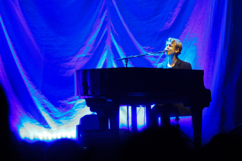 Britaniyalı müğənni Bakıda "Another love" dedi