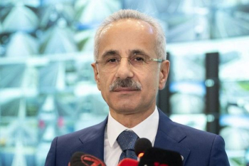 Türkiyəli nazir: “Bakı-Tbilisi-Qars dəmir yolu xətti tam yenilənir”